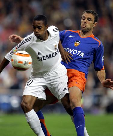 詹姆斯以出 詹姆斯以出